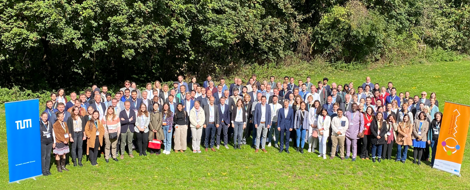 Group photo of all participants at the GBA Conference 2022 in Straubing