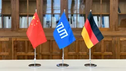 Tischflaggen für China, die Technische Universität München und Deutschland
