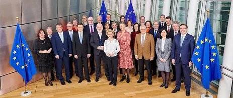 Die Mitglieder der neuen EU-Kommission mit Präsidentin Ursula von der Leyen. Bild: Europäische Kommission