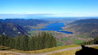 Blick von oben auf den Tegernsee