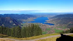 Blick von oben auf den Tegernsee