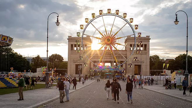 Riesenrad am Münchner Königsplatz