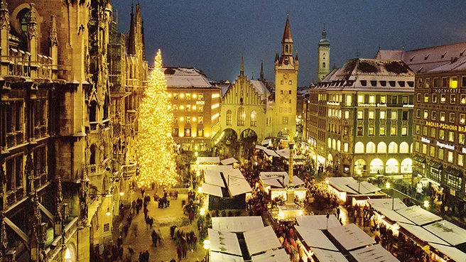 Christmas market at the Marienplatz in Munich