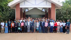 Teilnehmende des TUM SEED Center Jahressymposiums auf dem Campus der Jomo Kenyatta University for Agriculture and Technology