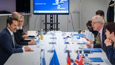 Die Präsidenten und weitere Vertreter:innen von TUM und Imperial im Gespräch