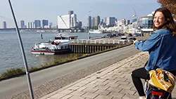 TUM student during her Erasmus internship in Rotterdam. Photo: Larissa Böhrkircher / TUM