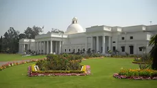 Das Hauptsenatsgebäude des Indian Institute of Technology, Roorkee, ehemals Thomason College of Civil Engineering, gegründet 1847, die älteste Ingenieurschule in Indien.