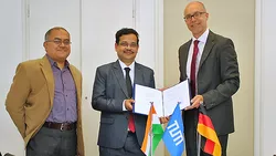 Unterzeichnung der Absichtserklärung zur Gründung des gemeinsamen indisch-deutschen Forschungszentrums für intelligente Transportsysteme zwischen der TUM and dem IIT Kharagpur. 
