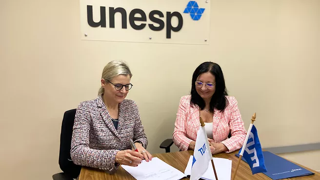 The representatives of the two partner universities at the signing of the contract in Sao Paulo 