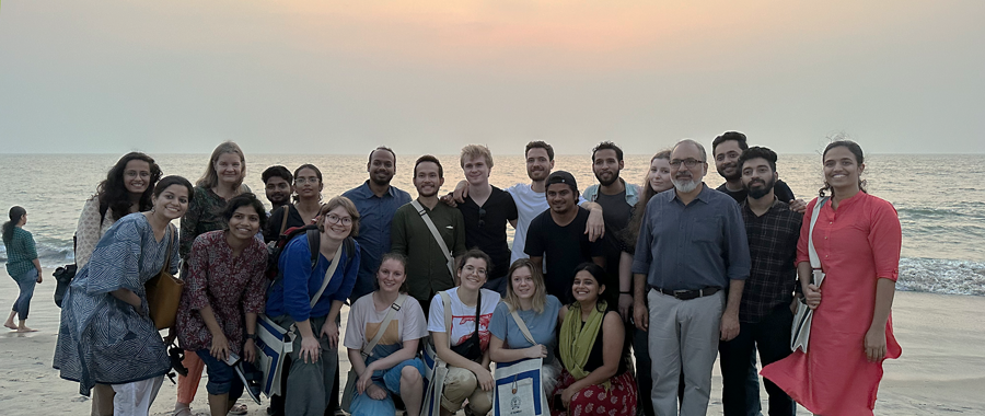 Die Teilnehmenden am Alleppey Beach 