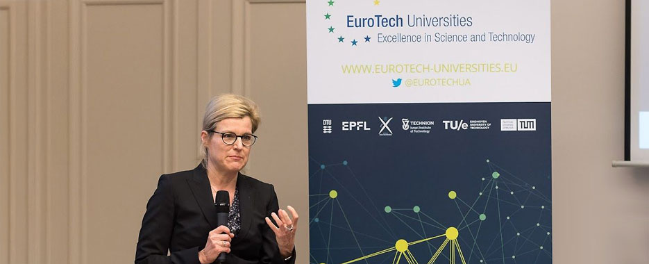 Prof. Juliane Winkelmann during her speech at a EuroTech event