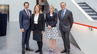 Foto zur TUM-ICL-Partnerschaft: ICL-Präsidentin Prof. Alice Gast (2.v.l.) empfängt eine TUM-Delegation mit TUM-Präsident Thomas Hofmann (l.), Vizepräsidentin Prof. Juliane Winkelmann und Prof. Gerhard Müller in London. 