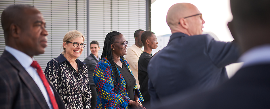 Delegationsteilnehmer:innen der KNUST mit TUM Vize-Präsidentin Juliane Winkelmann und TUM G&A Director Harald Olk während ihres Besuchs in München