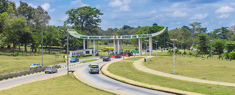 Auffahrt zum Hauptcampus der Kwame Nkrumah University of Science and Technology