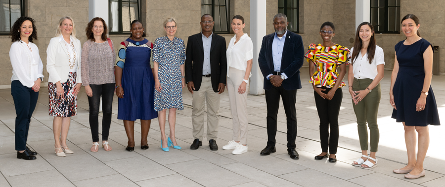 Gruppenbild der TUM-Vertreter:innen mit den Gästen aus Ghana