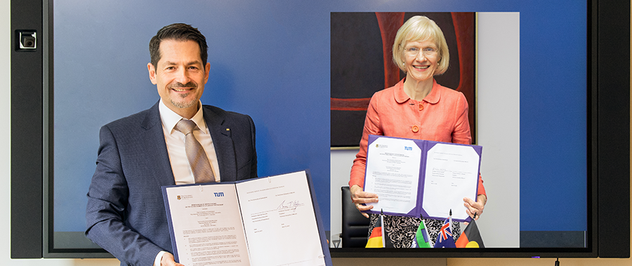Photo of the signing of the Memorandum of Understanding between the University of Queensland Australia (UQ) and the Technical University of Munich (TUM).